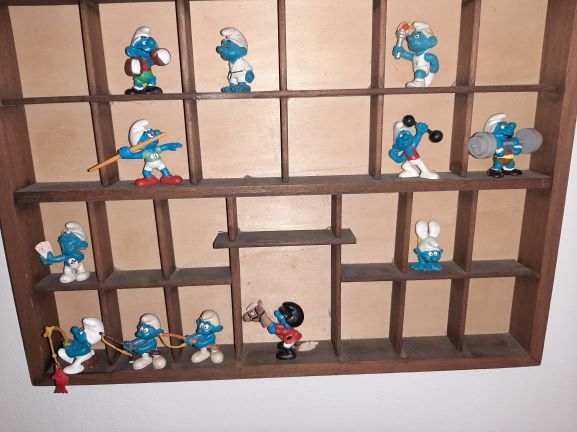 Datei:Schlümpfe - Sport - Kampfsport, Kraftsport, Kartenspiel, Judo, Olympia, Angeln, Reiten, Gymnastik.jpg